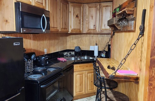 Show Low Cabina | Charming cabin with WiFi and AC in delightful Show Low