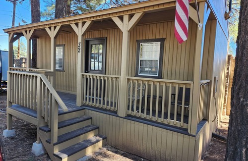 Show Low Cabina | Charming cabin with WiFi and AC in delightful Show Low