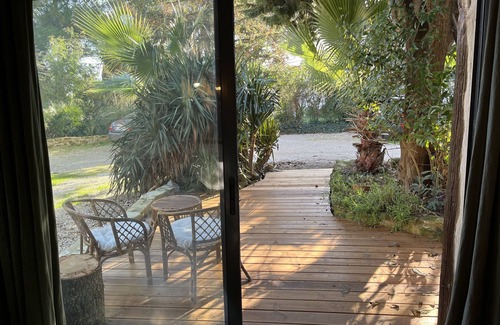 Barbentane Apartamento | Charming cafoutchi at the foot of Montagnette