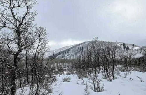 Stagecoach Estates Alquiler De RV | Charming campground with tent in Park City for a cozy getaway