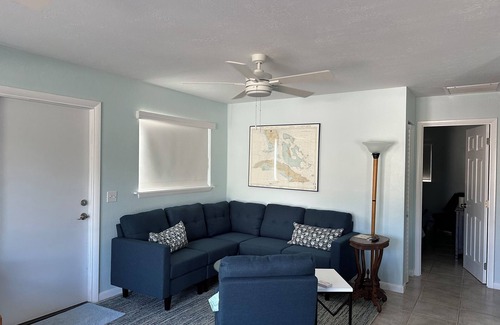 Big Pine Key Casa | Charming canal front 2-bedroom house with WiFi, AC in fantastic Big Pine Key