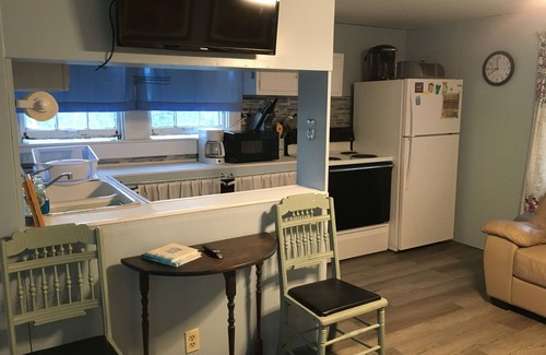East Sandwich Cabaña | Charming Cape Cod Private Beach Cottage at the Bay!