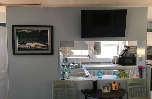 East Sandwich Cabaña | Charming Cape Cod Private Beach Cottage at the Bay!