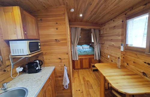 Hermitage-Tournonais-Herbasse-Pays de Saint-Felicien Cabina | Charming caravan in the Ardéchoise hills