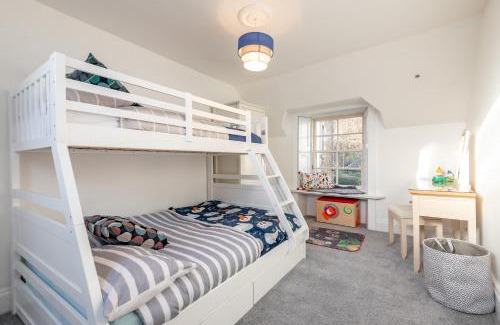 Comrie Casa | Charming Cardoon Cottage in beautiful village