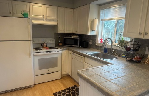 Skidmore Academy Historic District Cabaña | Charming carriage house in Ashland near downtown