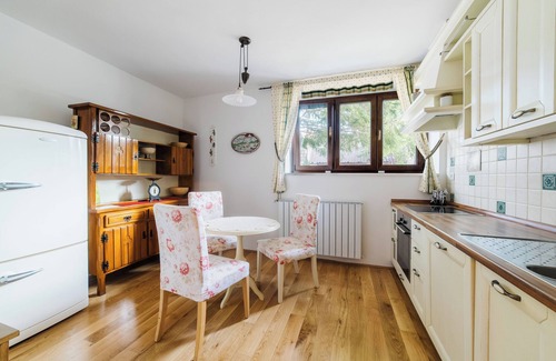 Mrkopalj Chalet De Esquí | Charming Casa Natura with Hot Tub and Sauna