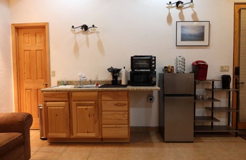 Seton Village Apartamento | Charming Casita in Seton Village