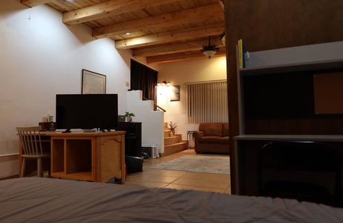 Seton Village Apartamento | Charming Casita in Seton Village