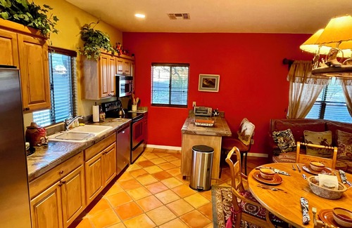 Maricopa County Cabaña | Charming Casita on a quiet western Ranch in a Cave Creek neighborhood.