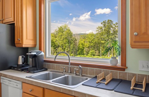 Saugerties Casa | Charming Catskills Mountain Retreat w/ Hot Tub