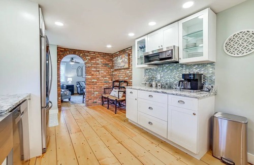 Cavendish Cabaña | Charming Cavendish Cottage: All-Season Retreat for fun and relaxation!