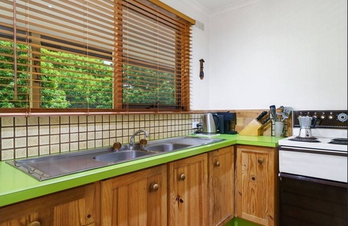 Merrijig Casa | Charming cedar cottage for families-One and a half acres at the base for Buller
