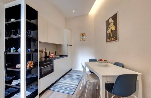 Le Cure Apartamento | Charming Central Apartment for Mid & Long-Term Rentals Near Piazza della Libertà