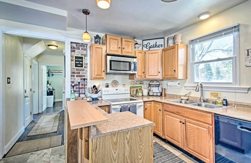 Diamond Hill Cabaña | Charming Central Lynchburg Hideout w/ Patio!