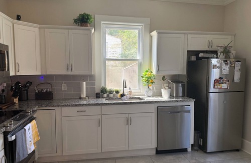 Earlewood Casa | Charming Century Old 3-bedroom house with WiFi and AC in fantastic Columbia