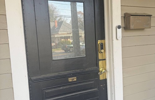 Earlewood Casa | Charming Century Old 3-bedroom house with WiFi and AC in fantastic Columbia