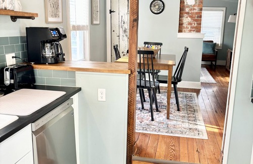 Woodstown Cabaña | Charming century-old tiny home in historic town with gym membership included!