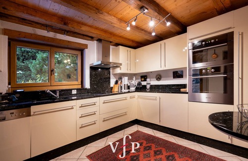 Verbier Chalet De Esquí | Charming chalet located in Patier, with a south facing terrace offering wonderful views.*********Ups