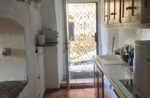 La Gaude Casa | Casa de personajes, antiguo monasterio, un remanso de paz entre naranjos ...