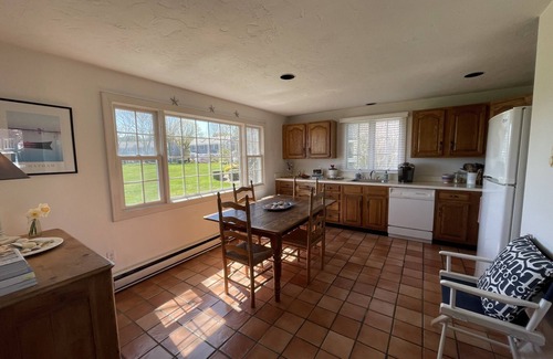 West Chatham Condominio | Charming Chatham condo - Oyster Pond views, pool, tennis court and water access