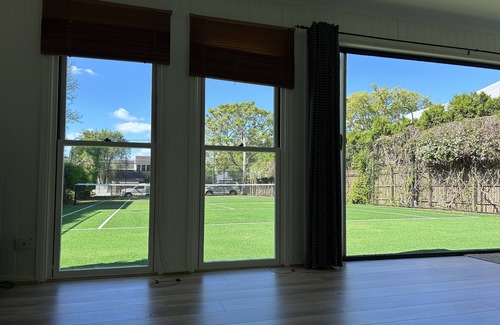Graceville Casa | Charming Chelmer Guesthouse walking distance to cafes, restaurants, and trains
