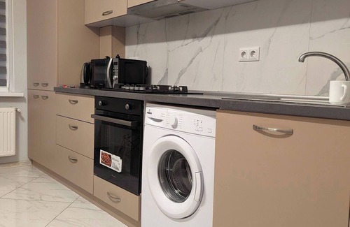 Chisinau Apartamento | Charming Chișinău Apartment With Gas Heating & Hot Tub