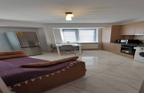 Chisinau Apartamento | Charming Chișinău Apartment With Gas Heating & Hot Tub