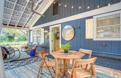 Blanco Cabaña | Charming Chic Cottage w/ Walk to Downtown & River