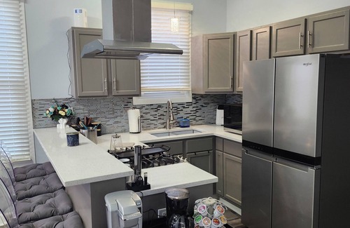 Greater Grand Crossing Apartamento | Charming Chicago 3-bed / 1 Bath Apartment. Extend Stay Discount