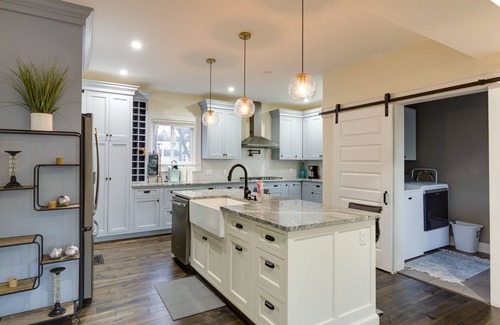 Norwood Casa | Charming Cincinnati Home w/ Spacious Deck!