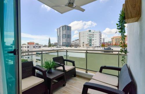 Downtown Santo Domingo Apartamento | Charming City Center Condo, Full AC, Pool, Gym