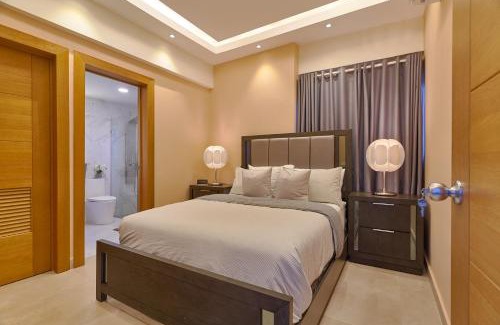 Downtown Santo Domingo Apartamento | Charming City Center Condo, Full AC, Pool, Gym