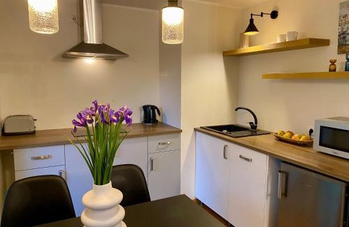 Kesklinn Apartamento | Charming City Centre Apartment - Spacious Balcony and Private Garden