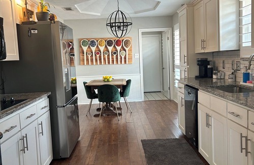 Allen Casa | Charming Classy & Elegant 2-bedroom home with fitness room! Sleeps 4