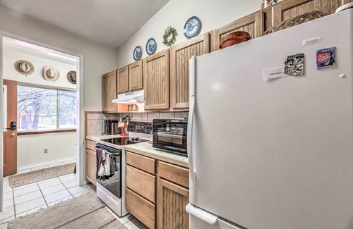 Cloudcroft Cabina | Charming Cloudcroft Cabin w/ Deck & Mtn Views