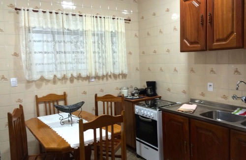 Sao Jose dos Campos Casa | "Encantador, cómodo y práctico" - Una opción funcional para su estancia.