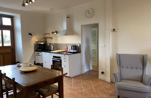Lavault-Sainte-Anne Cabaña | Casa rural con acceso a golf, terraza y todas las comodidades