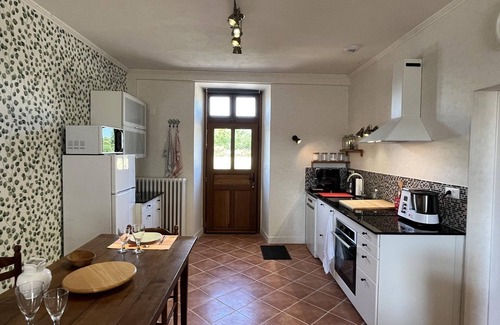 Lavault-Sainte-Anne Cabaña | Casa rural con acceso a golf, terraza y todas las comodidades