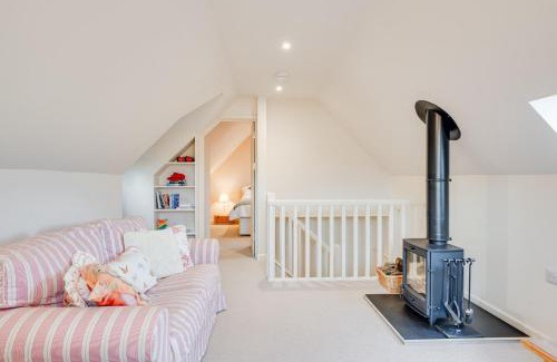 Pointington Casa | Charming Coach House Retreat Near Sherborne Abbey