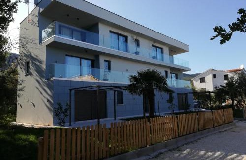 Drenje Apartamento | Charming Coastal Escape with Sea Views - 7 Guests