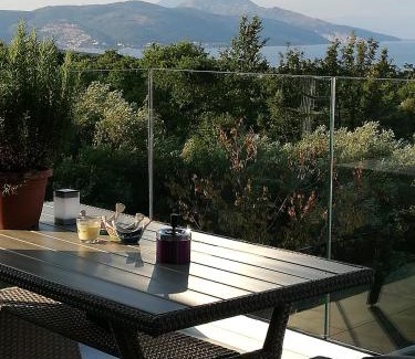 Drenje Apartamento | Charming Coastal Escape with Sea Views - 7 Guests