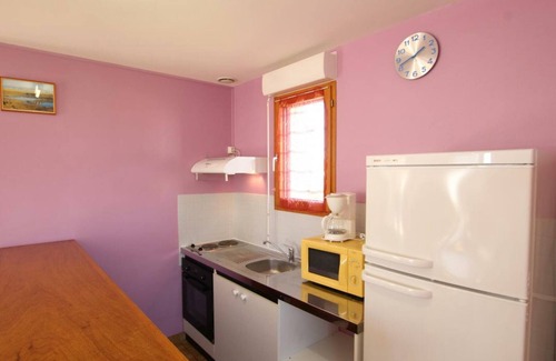 Surtainville Cabaña | Casa costera con jardín privado, 2 habitaciones, wifi, y admite mascotas