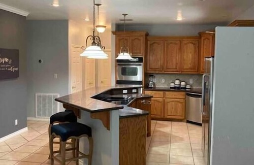 Dinero Casa | Charming Coastal Lakehouse *ALL INCLUSIVE*