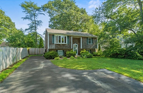 Narragansett Casa | Charming Coastal Retreat – Beautiful 4-Bedroom Home Near Narragansett Beach