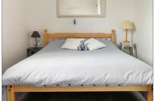 Flushing Casa | Charming Coastal Retreat in Flushing, Cornwall | Cosy Village Home with Parking & Outdoor Space, Near Beach & Falmouth Ferry