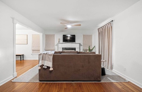 Bay Area Casa | Charming coastal cottage w/ vintage style & modern comfort | 2BR/2BA