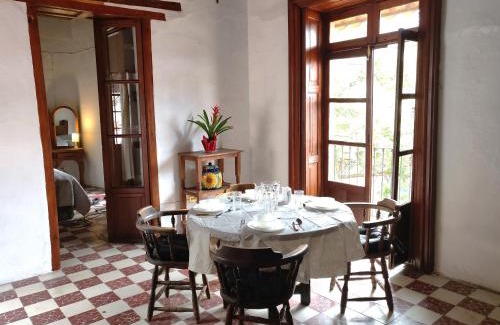 Zona Centro Apartamento | Charming Cocoon with Balcony - Historic downtown