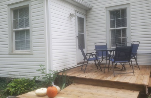 North Central Columbia Casa | Charming, comfy home close to downtown and all colleges!