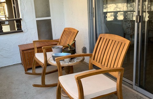 Westlake Village Condominio | Charming Condo in the Heart of Westlake Village